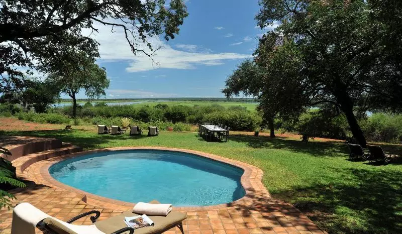 هتل Imbabala Zambezi Safari Lodge