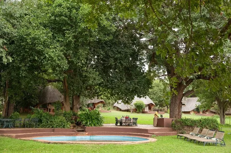 هتل Imbabala Zambezi Safari Lodge
