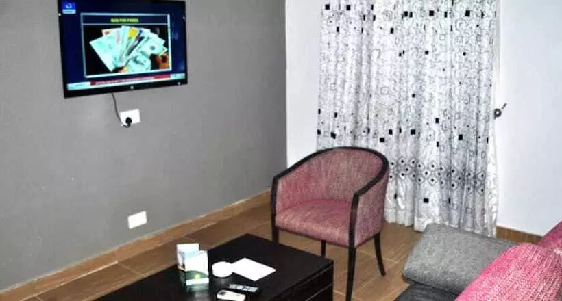 هتل Maranatha Suites