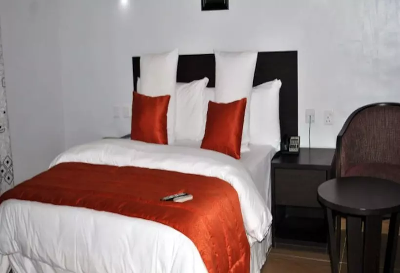هتل Maranatha Suites