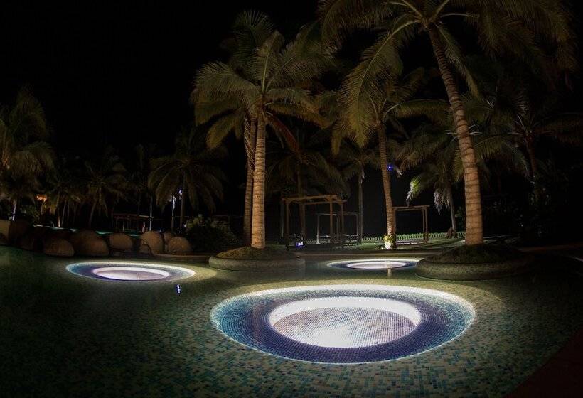 Luxury Villas Monterrico