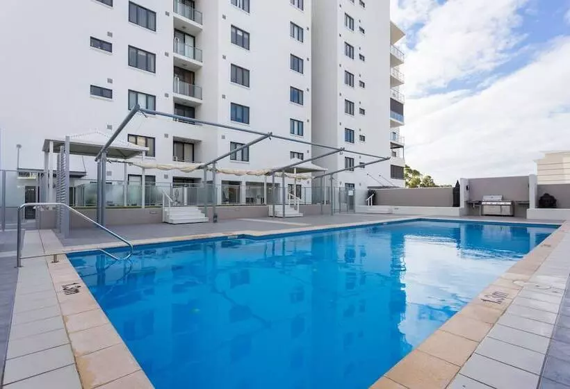 Rockingham Waterfront At Nautilus