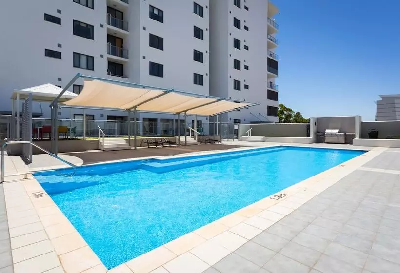 Rockingham Waterfront At Nautilus