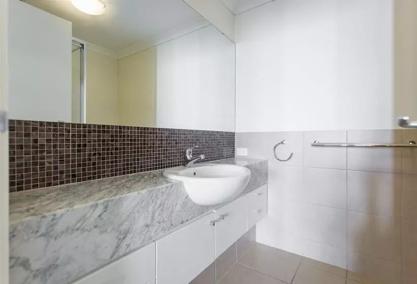 Rockingham Waterfront At Nautilus