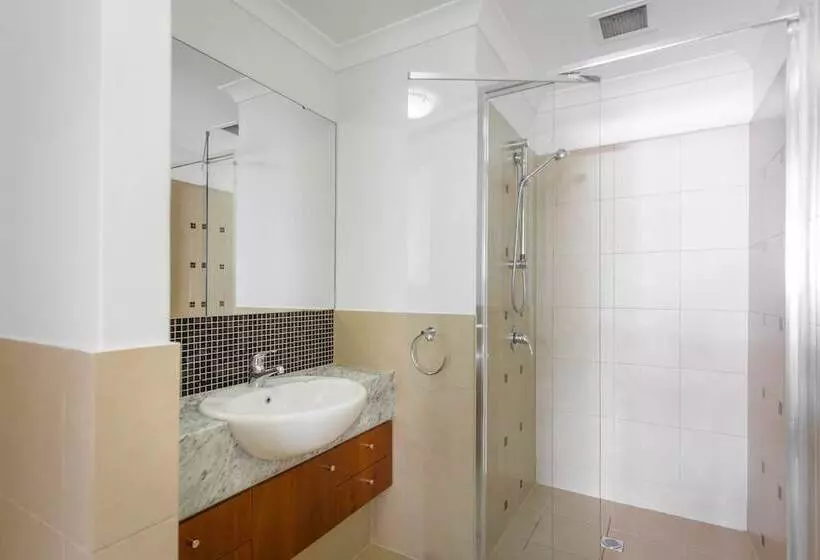 Rockingham Waterfront At Nautilus