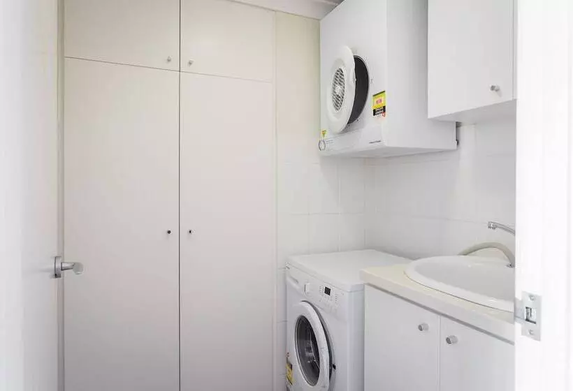 Rockingham Waterfront At Nautilus