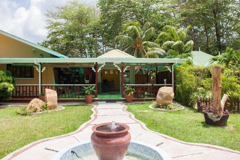 پانسیون Casa De Leela Self Catering Guest House