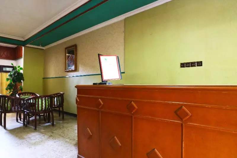 پانسیون Shabine Rungkut Mitra Reddoorz
