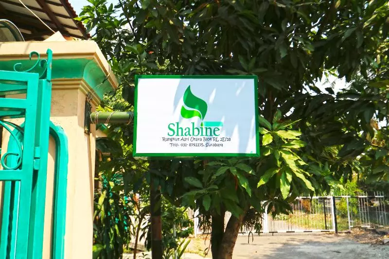 پانسیون Shabine Rungkut Mitra Reddoorz