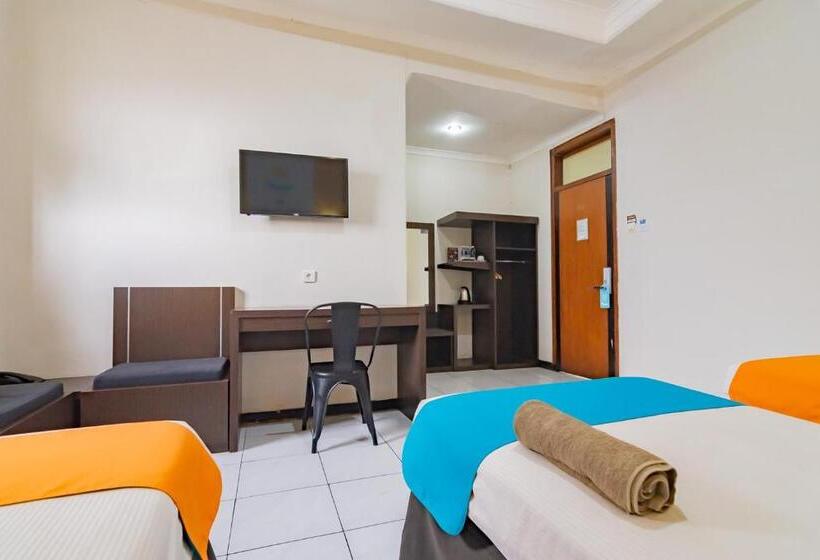 Sans Hotel Cihampelas Bandung