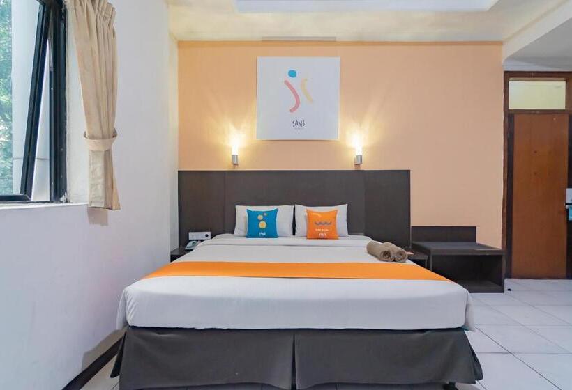 Sans Hotel Cihampelas Bandung