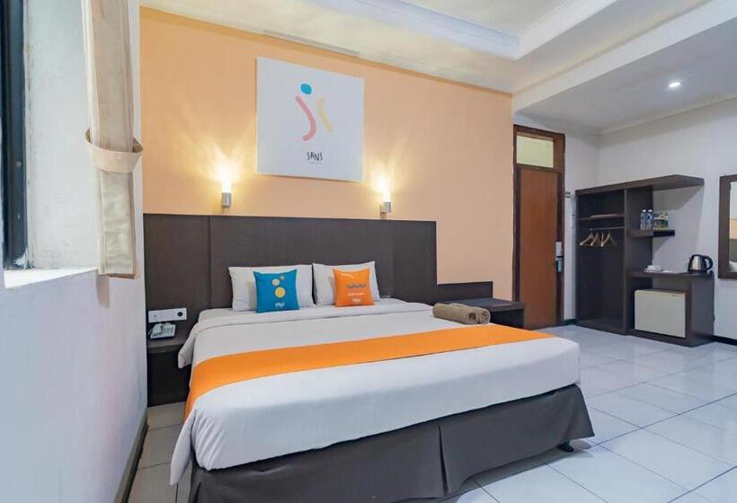 Sans Hotel Cihampelas Bandung