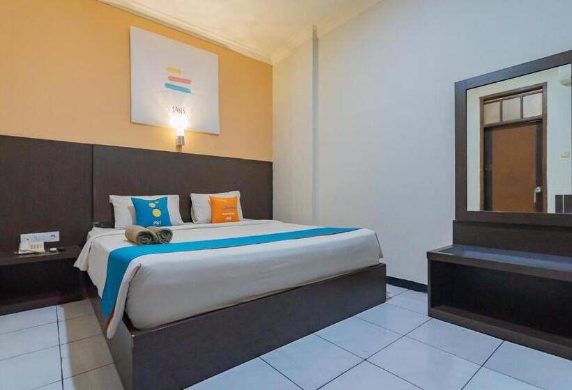 Sans Hotel Cihampelas Bandung