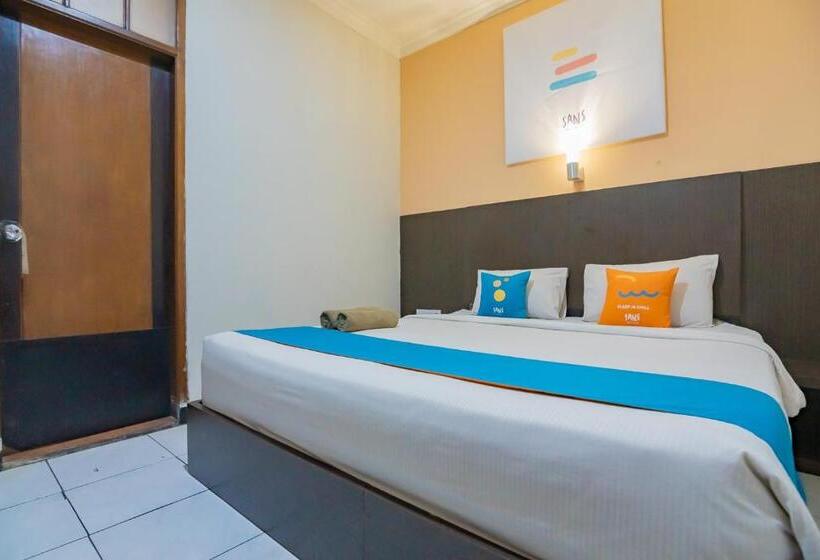 Sans Hotel Cihampelas Bandung
