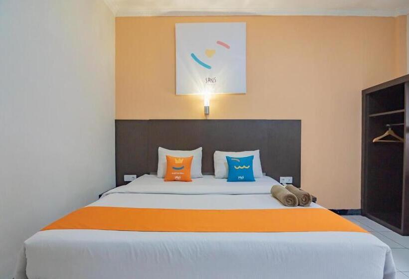 Sans Hotel Cihampelas Bandung