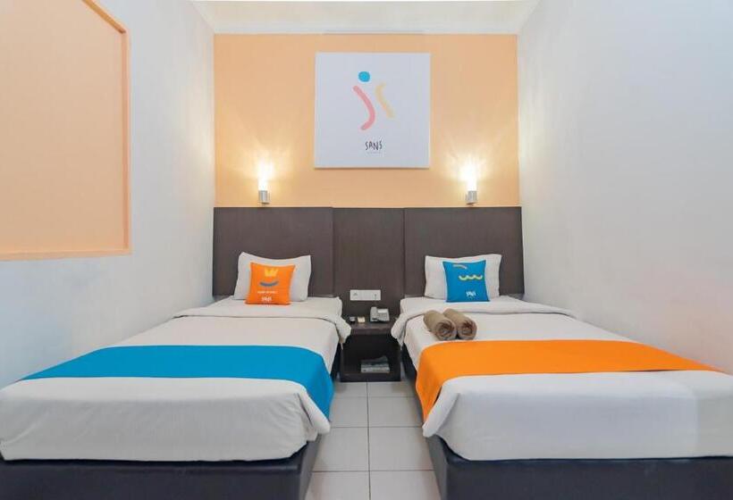 Sans Hotel Cihampelas Bandung