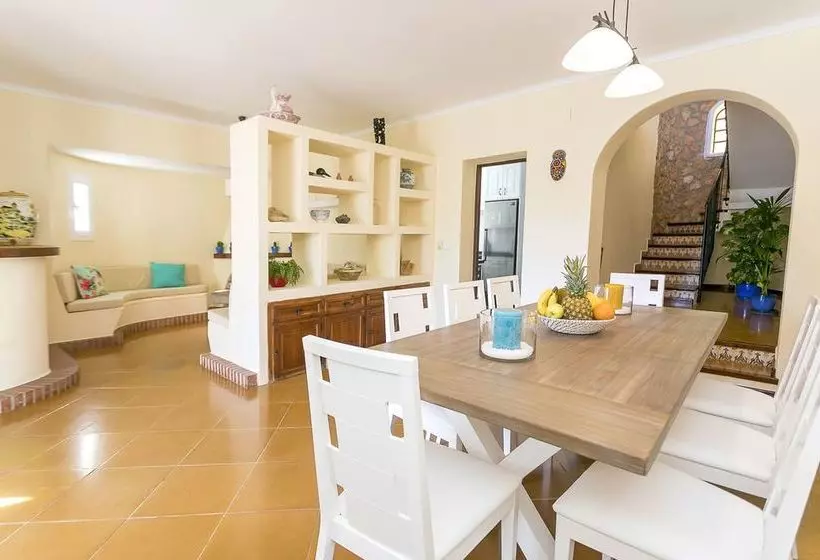 Villa Ben Parit
