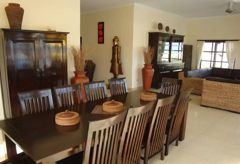 Villa Pelangi Bali