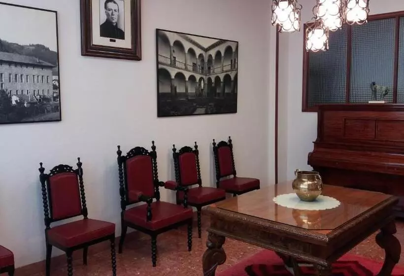 هاستل Centro San Viator