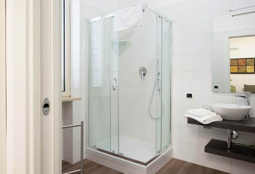 تختخواب و صبحانه L Insolita Reggia