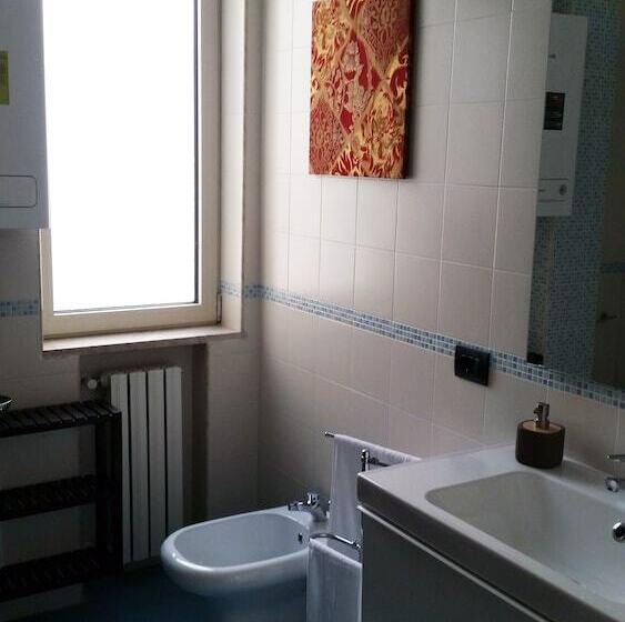 تختخواب و صبحانه L Insolita Reggia