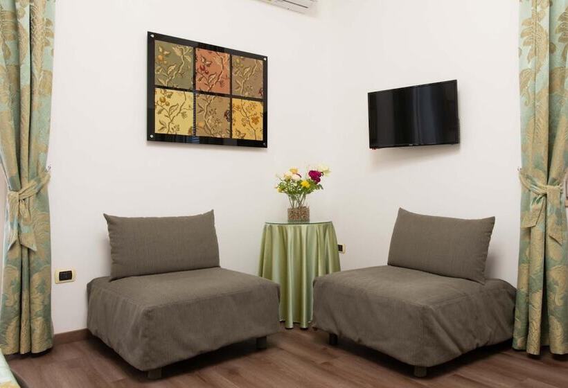 تختخواب و صبحانه L Insolita Reggia