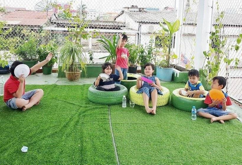 Green Box Hotel Hostel