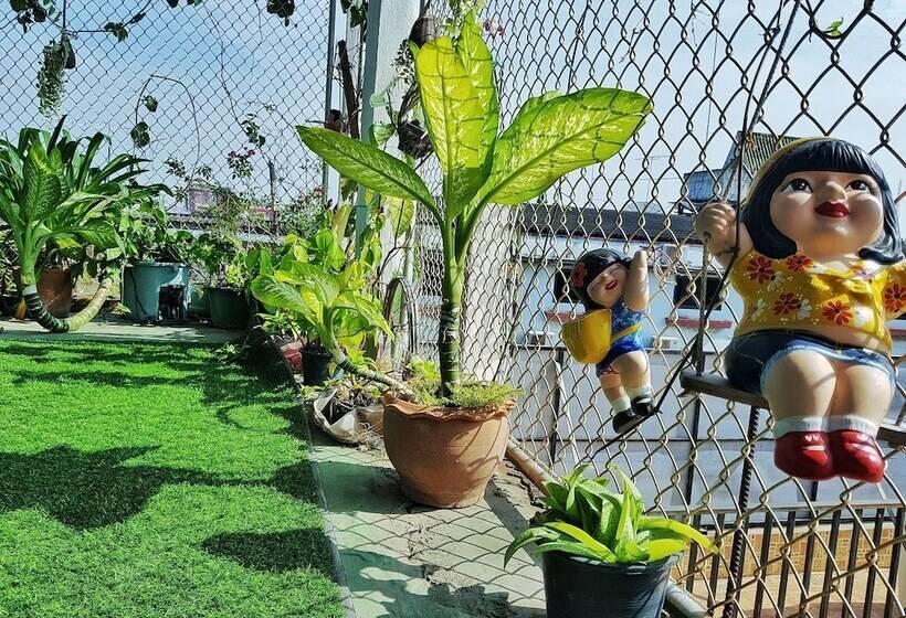 Green Box Hotel Hostel