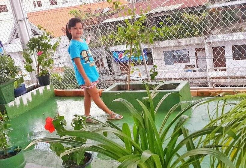 Green Box Hotel Hostel