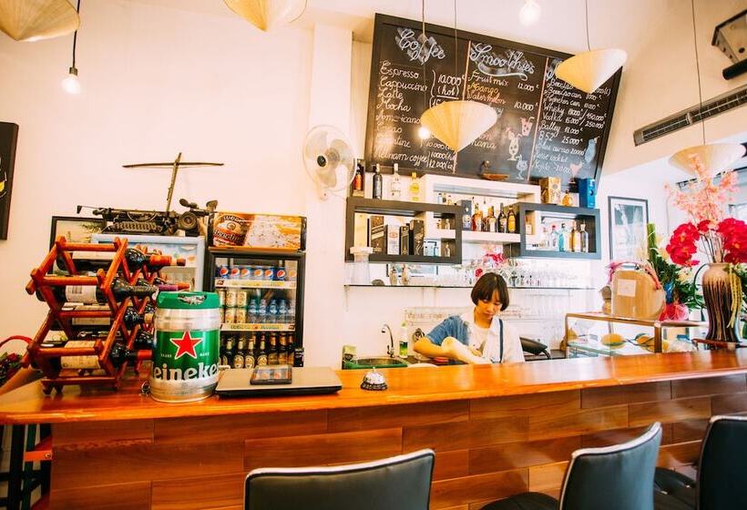 Green Box Hotel Hostel