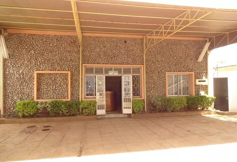 مسافرخانه Milimani Holiday Resort
