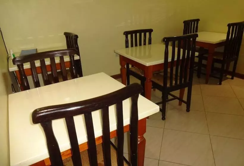 مسافرخانه Milimani Holiday Resort