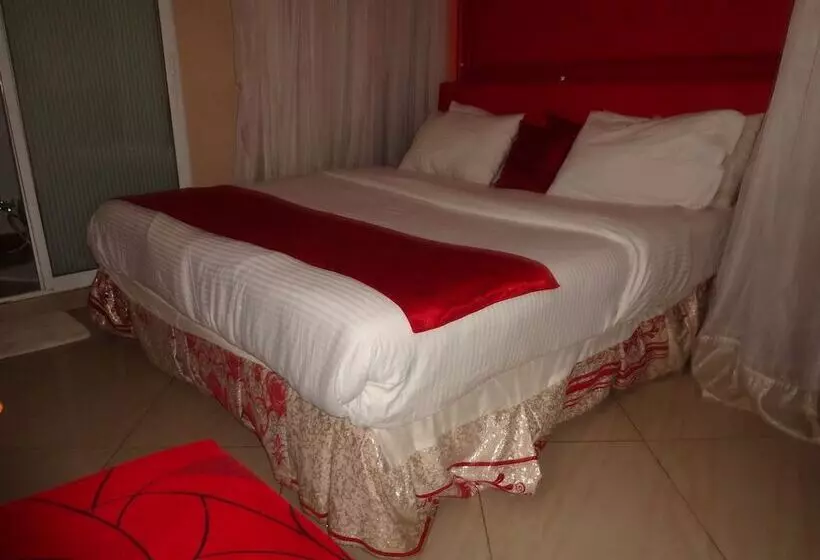 مسافرخانه Milimani Holiday Resort
