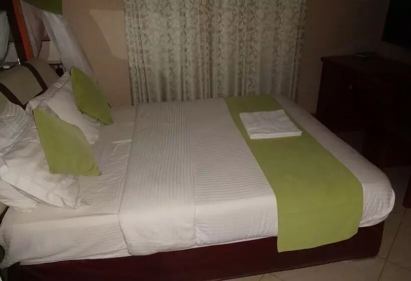 مسافرخانه Milimani Holiday Resort