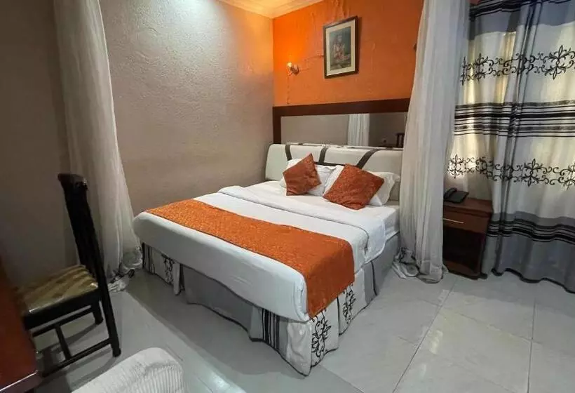 مسافرخانه Milimani Holiday Resort