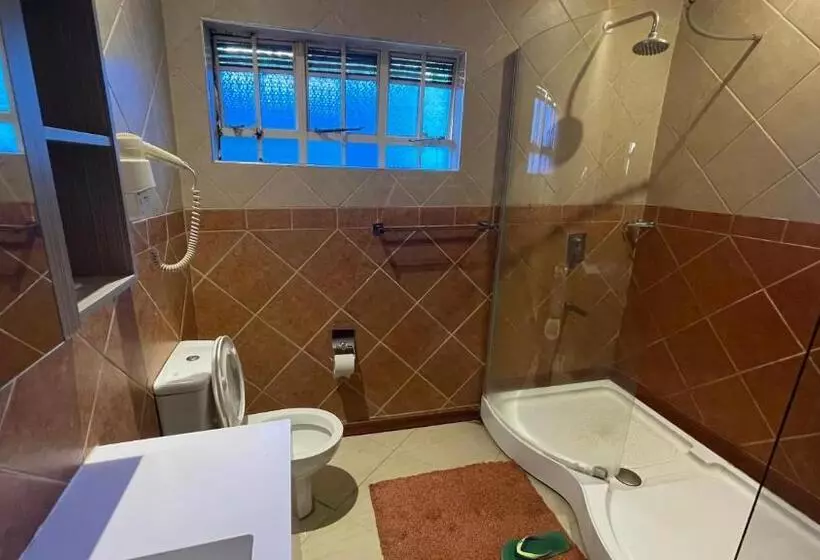 مسافرخانه Milimani Holiday Resort