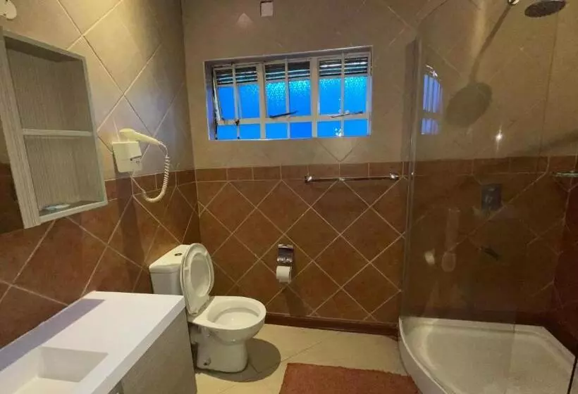 مسافرخانه Milimani Holiday Resort