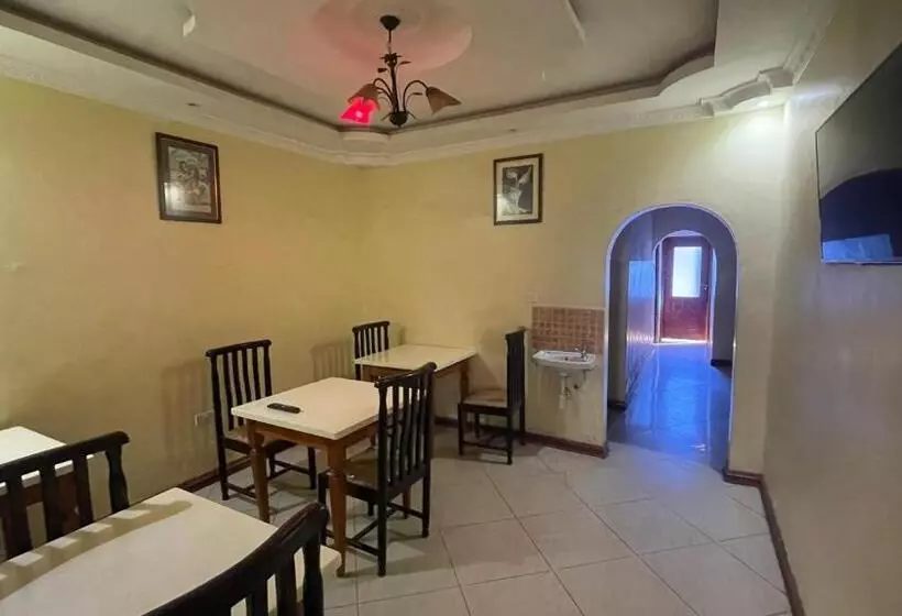 مسافرخانه Milimani Holiday Resort