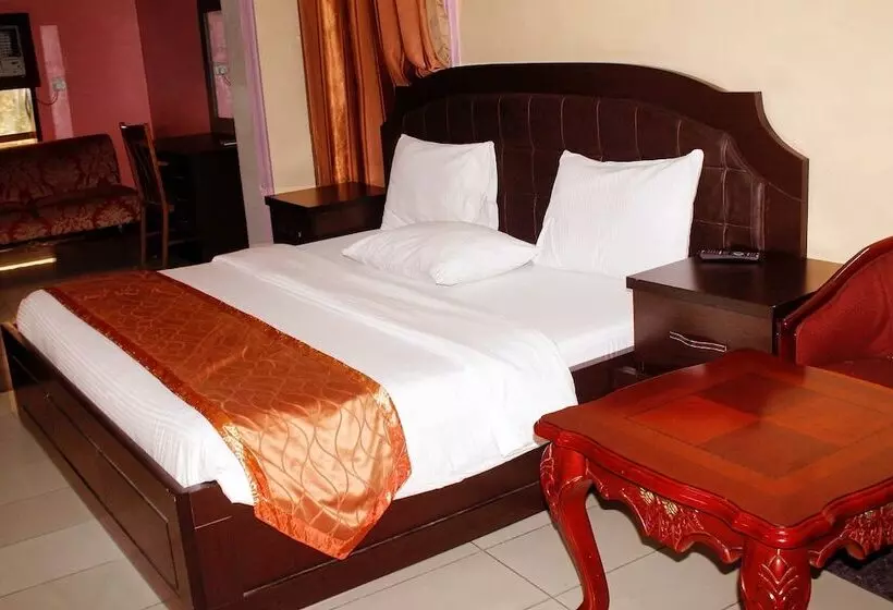 Hotel Garden City Marriott