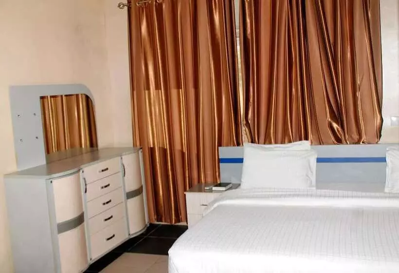 Hotel Garden City Marriott