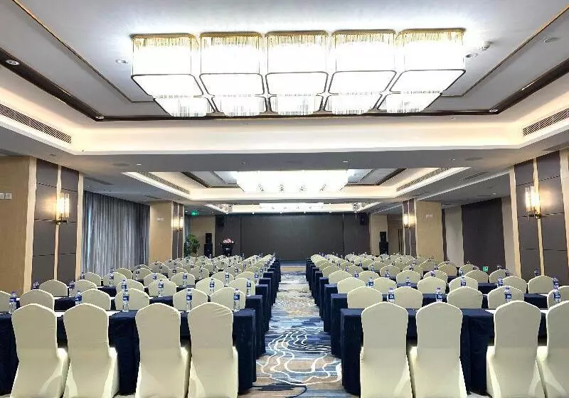 Hotelli Holiday Inn Express Chengdu Tianhe By Ihg