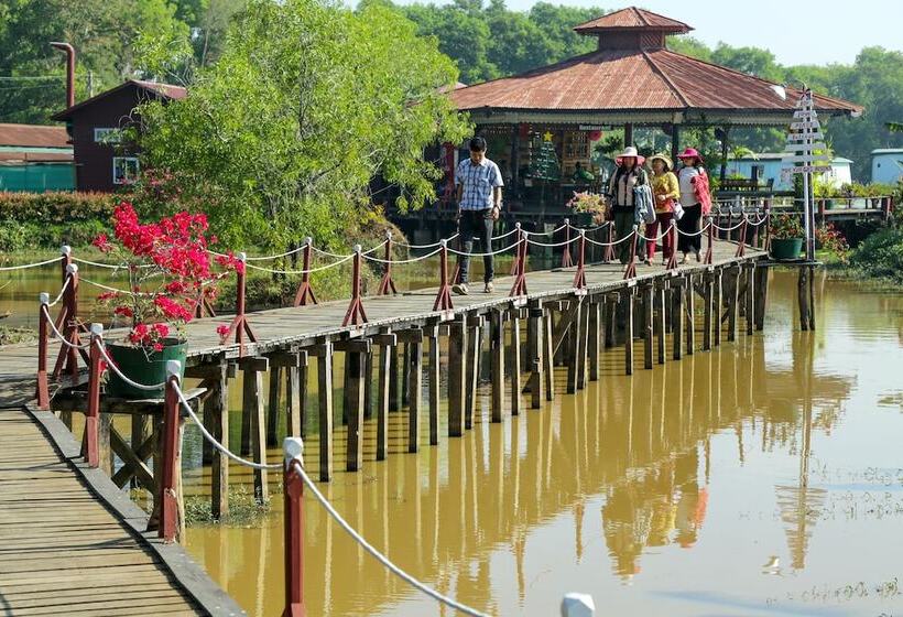 هتل Moe Yun Gyi Wetlands Resort