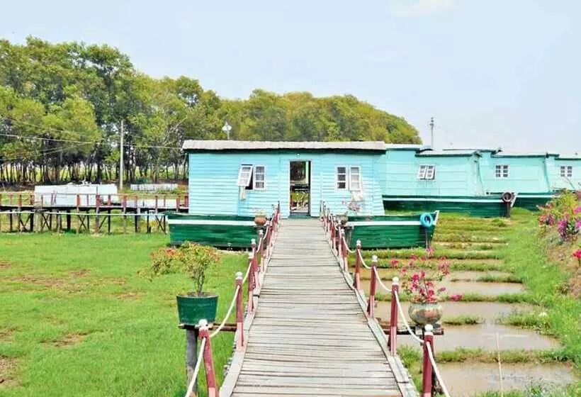 هتل Moe Yun Gyi Wetlands Resort