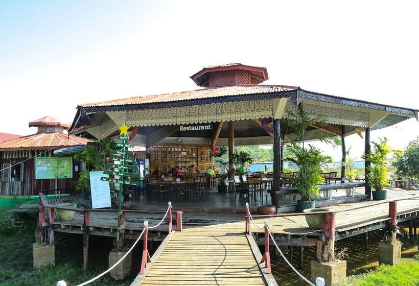 هتل Moe Yun Gyi Wetlands Resort