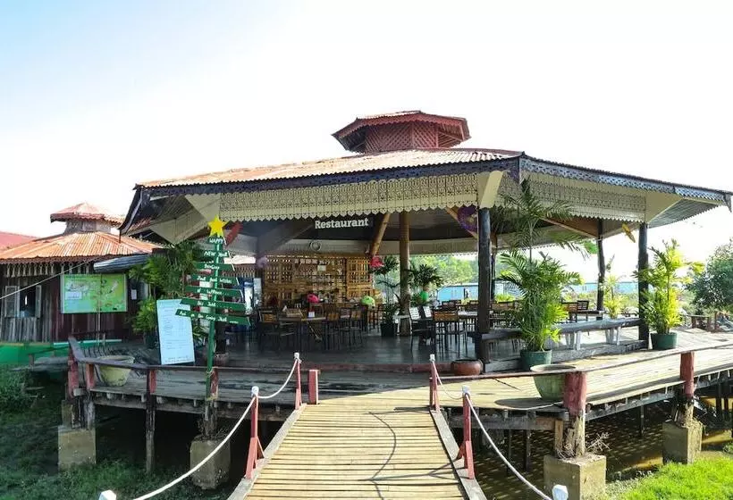 هتل Moe Yun Gyi Wetlands Resort