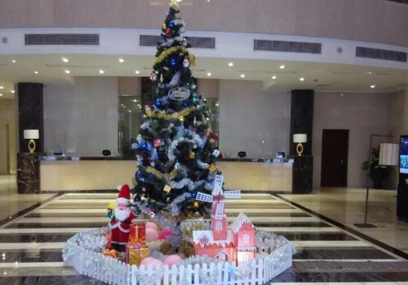 فندق The Century