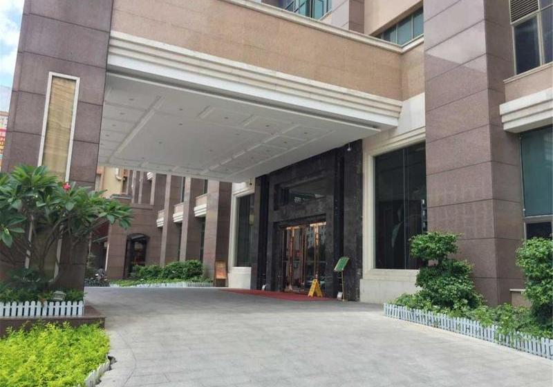 فندق The Century