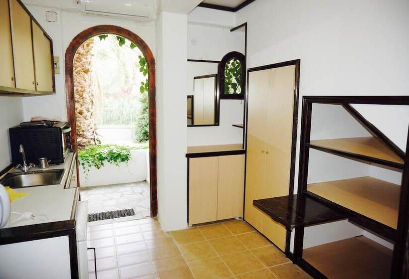 פנסיון Damnoni Paradise