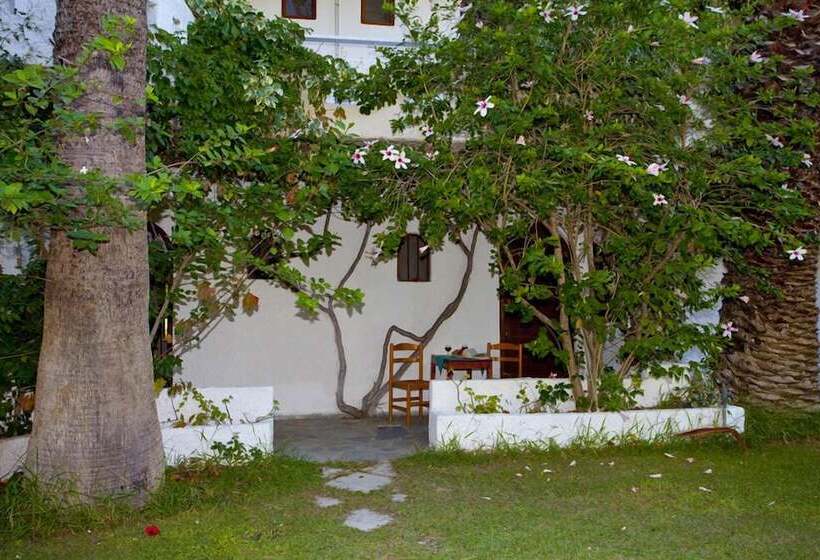 פנסיון Damnoni Paradise