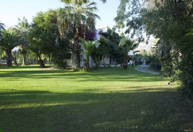 פנסיון Damnoni Paradise